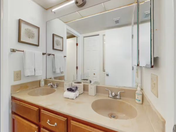 Lovely Oceanfront 3 Bedroom Vacation Condo